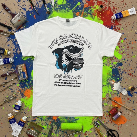 Gildan D’s Sandbar Munchies Graphic Tee White Regular - Picture 2 of 9